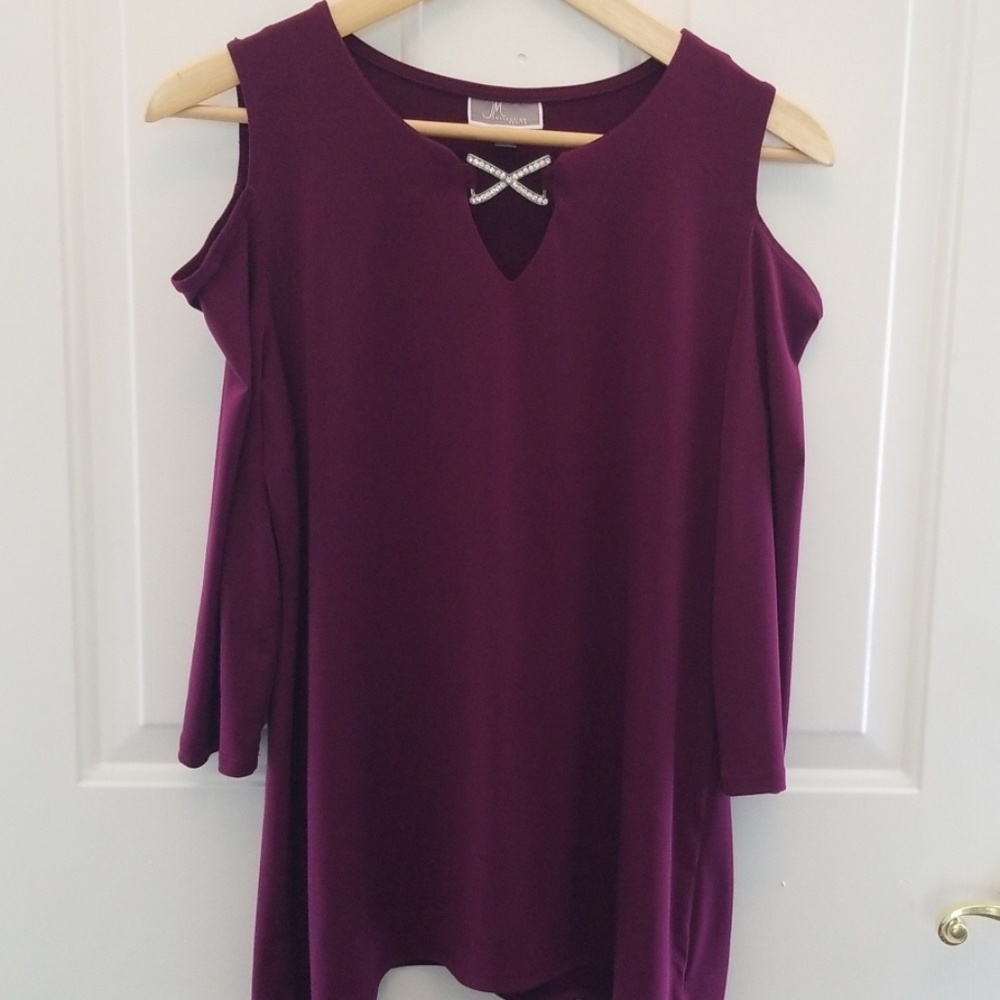 Top- Cold Shoulder
